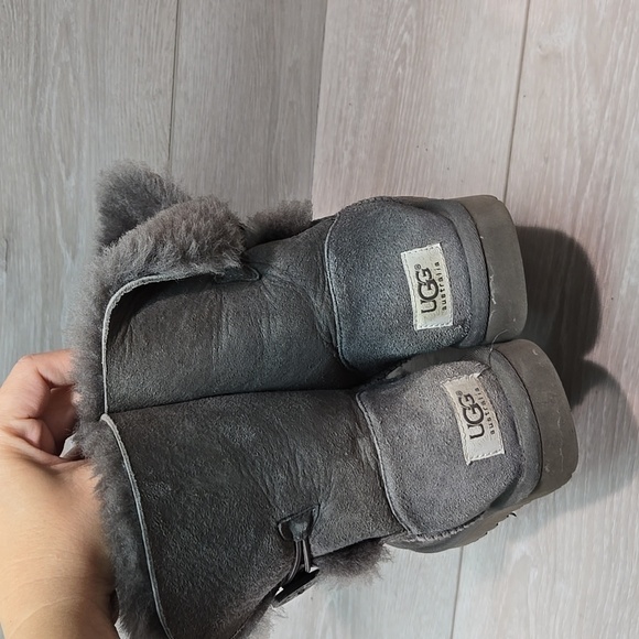 Ugg Australia Women 5803 Leather Sheepskin Bailey button II boots shoes sz 6 - Picture 8 of 15